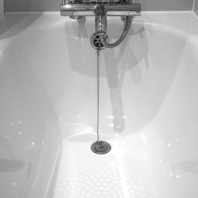 bath-1937412_1920
